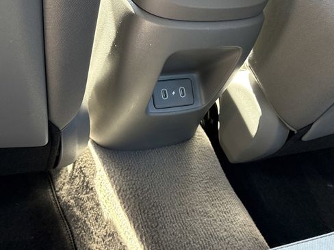 Certified 2025 Hyundai Elantra Sport image 14