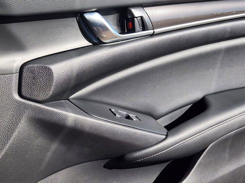 Used 2022 Honda Accord Sport image 19