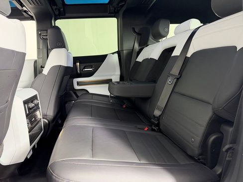 Used 2025 GMC Hummer EV 2X AWD/4WD image 27