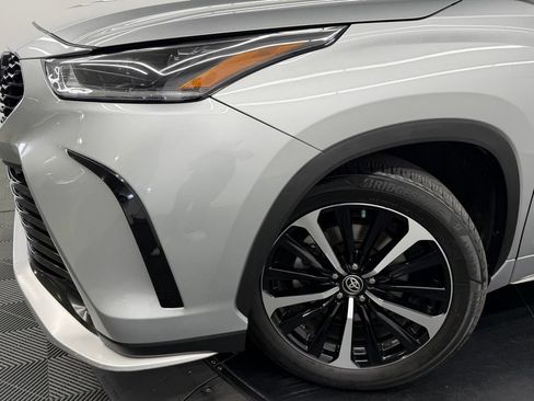 Used 2021 Toyota Highlander XSE AWD/4WD image 5
