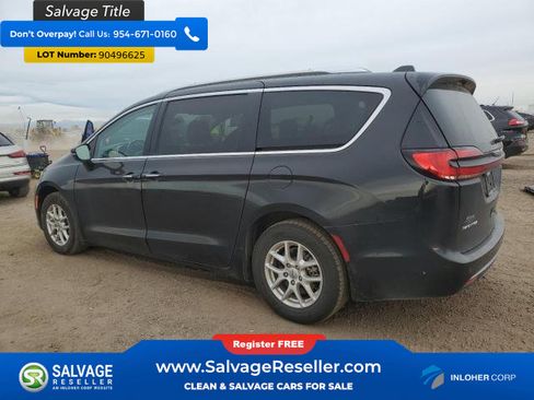 Used 2021 Chrysler Pacifica Touring-L image 3