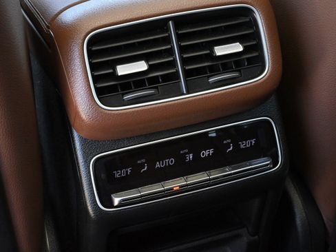 Used 2024 Mercedes-Benz GLE 450 4MATIC image 27