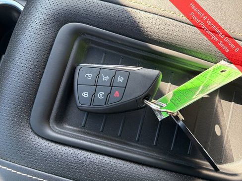 Used 2021 GMC Yukon SLT w/ SLT Premium Package image 31