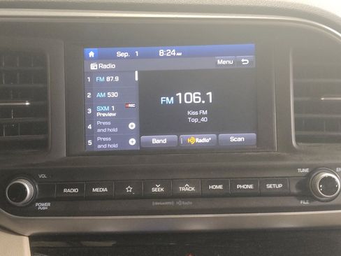 Used 2019 Hyundai Elantra SEL FWD image 25