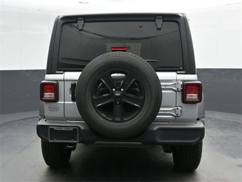 Used 2022 Jeep Wrangler Unlimited Sport image 7