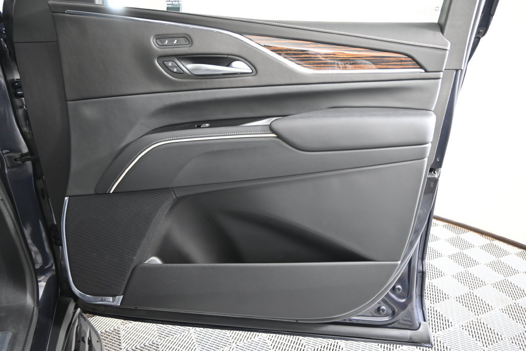 Used 2024 Cadillac Escalade ESV Luxury w/ LPO, Floor Liner Package AWD/4WD image 12