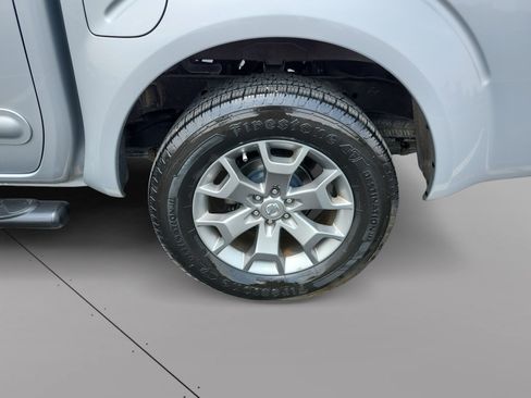 Used 2019 Nissan Frontier SL RWD image 15