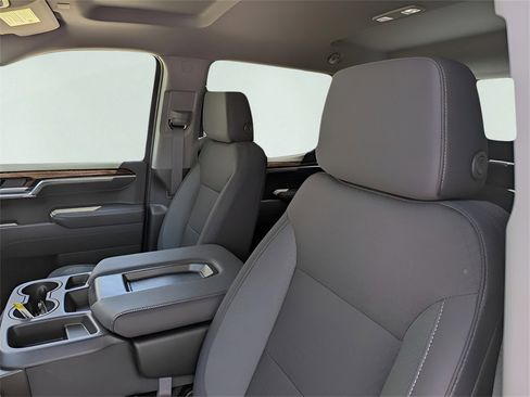 New 2026 GMC Sierra 1500 Elevation image 13