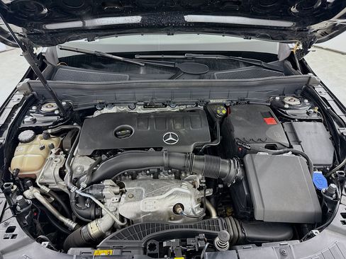 Used 2021 Mercedes-Benz GLB 250 image 28