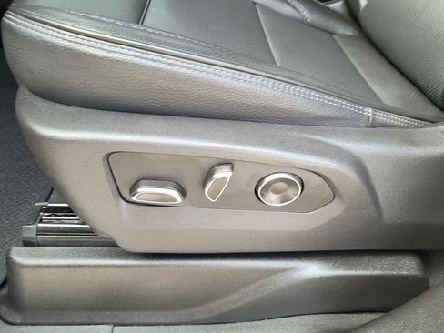 Used 2025 GMC Yukon Denali AWD/4WD image 24