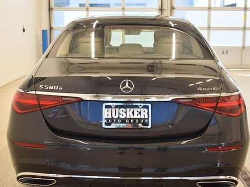 Used 2025 Mercedes-Benz S 580e 4MATIC Sedan image 11