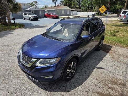 Used 2020 Nissan Rogue SV w/ Sun & Sound Touring Package FWD image 4