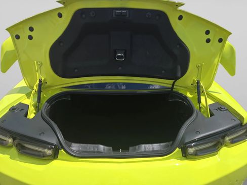 Used 2021 Chevrolet Camaro SS RWD image 29