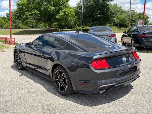 Used 2022 Ford Mustang Premium RWD image 5