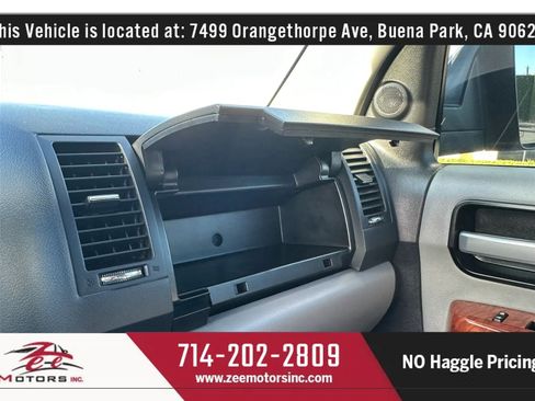 Used 2019 Toyota Sequoia Platinum w/ Carpet Mat Package (TMS) AWD/4WD image 34