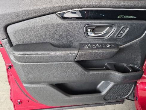 Certified 2025 Honda Pilot EX-L image 16