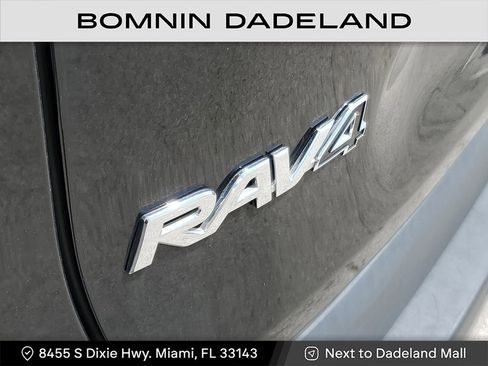 Used 2022 Toyota RAV4 Limited image 6