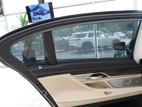 Used 2018 BMW 750i xDrive AWD/4WD image 58