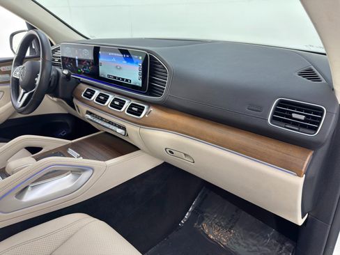 Used 2022 Mercedes-Benz GLS 450 4MATIC image 15