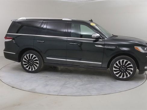 Used 2023 Lincoln Navigator Black Label image 13