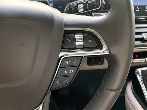 Used 2024 Lincoln Navigator Reserve AWD/4WD image 13