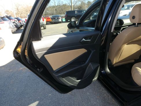 Used 2019 Volkswagen Jetta SEL image 29