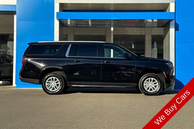 Used 2025 Chevrolet Suburban LS RWD image 5