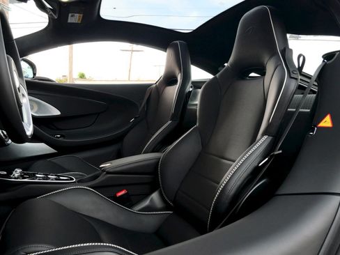 Used 2023 McLaren GT RWD image 14