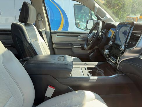 Used 2022 RAM 1500 Limited image 3