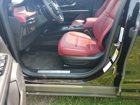 Used 2024 Lincoln Corsair Reserve w/ Equipment Group 201A image 6