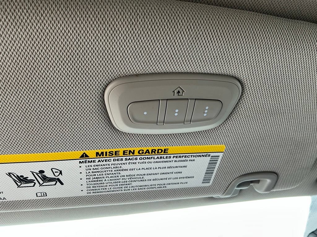 Used 2023 Chrysler Pacifica Limited FWD image 41