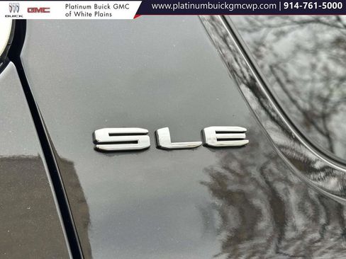 Used 2023 GMC Acadia SLE image 14
