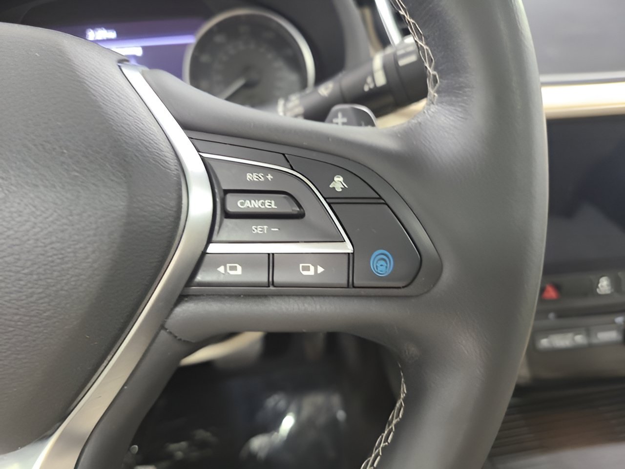 Used 2019 INFINITI QX50 Essential w/ Proactive Package AWD/4WD image 28