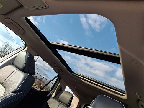 Used 2023 Honda Pilot Elite image 16