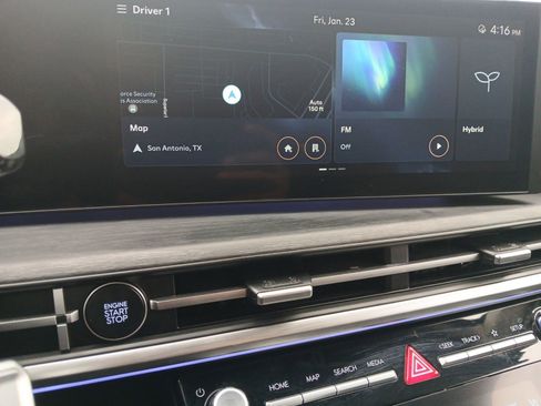 Used 2025 Hyundai Santa Fe Limited image 21