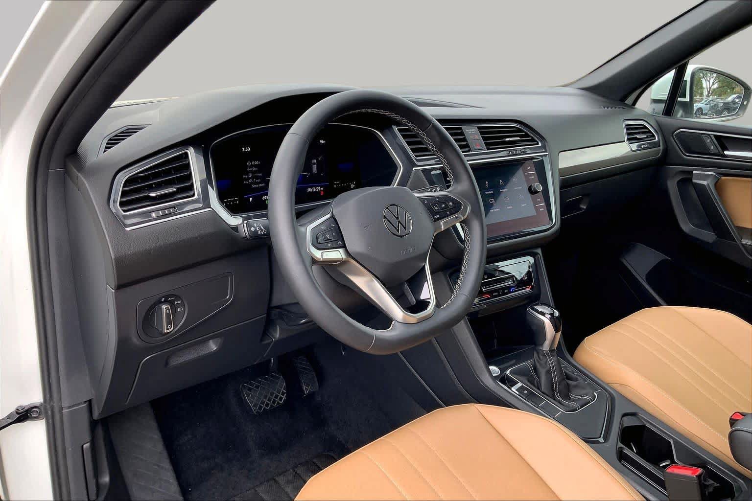 Used 2022 Volkswagen Tiguan SE FWD image 34