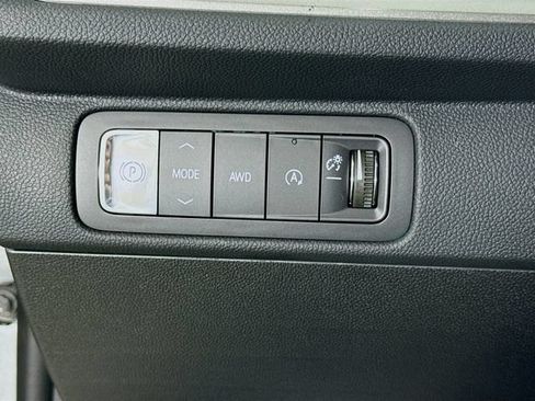 New 2026 Chevrolet Traverse LT w/ Driver Confidence Package AWD/4WD image 12