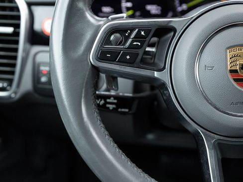 Certified 2023 Porsche Cayenne AWD/4WD image 15