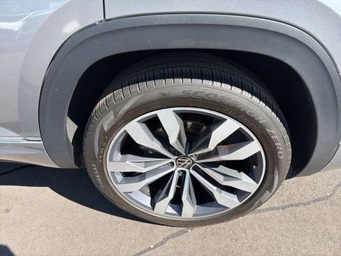 Used 2022 Volkswagen Atlas SEL Premium image 31