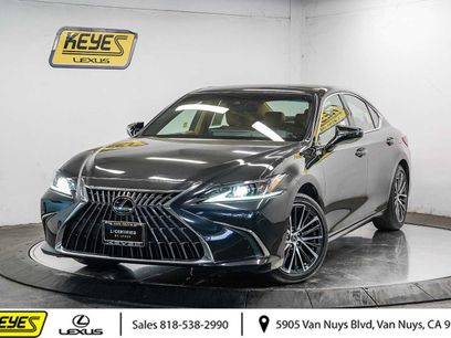 Certified 2025 Lexus ES 350 w/ Premium Package