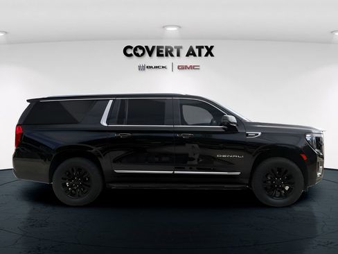 Used 2022 GMC Yukon XL Denali AWD/4WD image 8