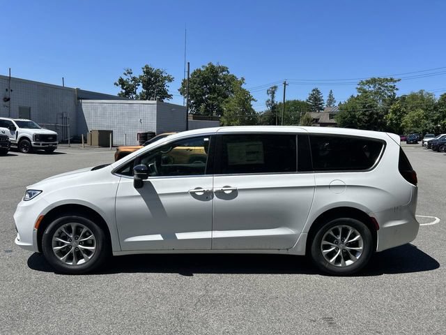 New 2026 Chrysler Pacifica Select AWD/4WD image 5
