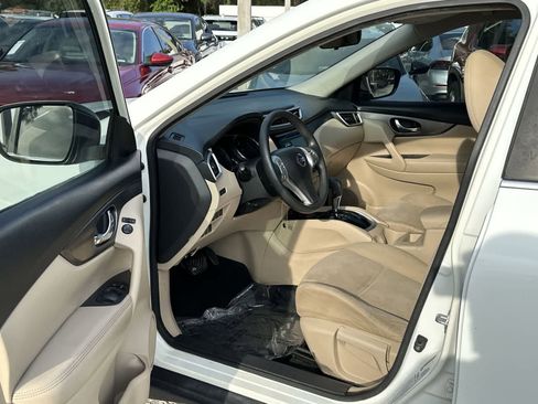 Used 2016 Nissan Rogue S w/ Appearance Package image 10