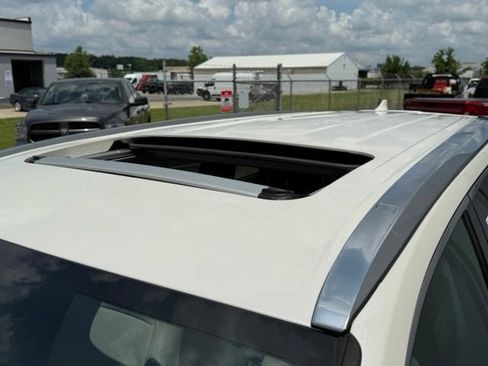 Used 2017 Toyota Highlander Limited AWD/4WD image 15