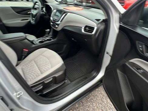 Used 2020 Chevrolet Equinox LS image 16