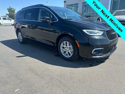 Used 2022 Chrysler Pacifica Touring-L