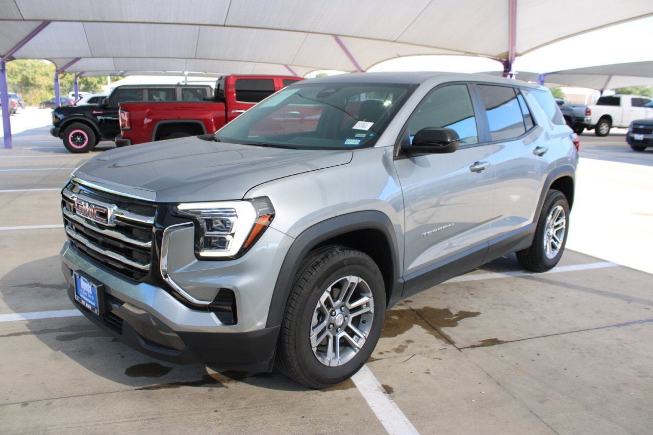 Used 2026 GMC Terrain Elevation FWD image 1