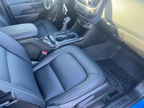Used 2022 Chevrolet Colorado Z71 image 17