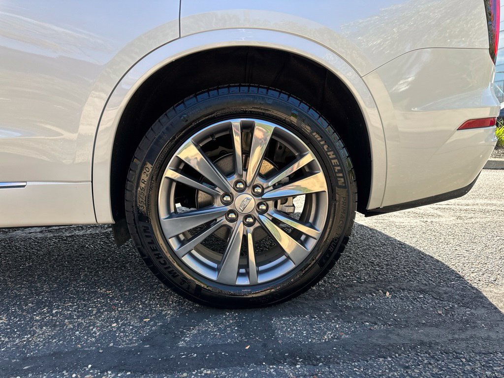 Used 2025 Cadillac XT6 Premium Luxury w/ LPO, Floor Liner Package AWD/4WD image 22