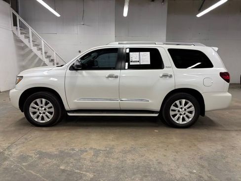 Used 2021 Toyota Sequoia Platinum AWD/4WD image 4